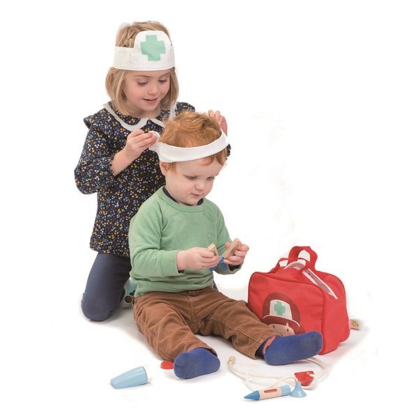 Tender Leaf Toys, Drewniany zestaw małego lekarza Tender Leaf Toys, Drewniany zestaw małego lekarza
