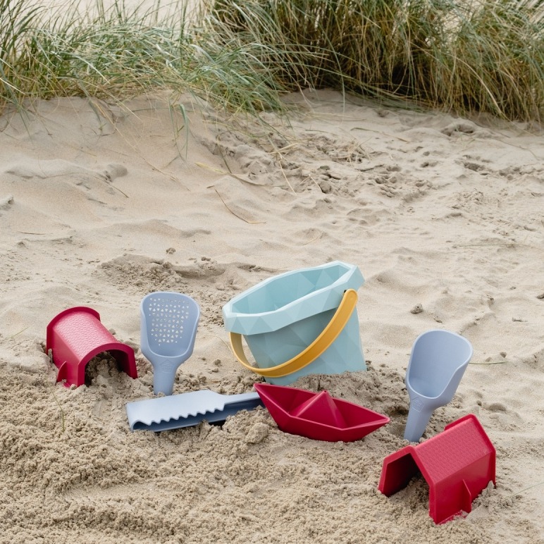 Zsilt, Łopatka i sitko do piasku