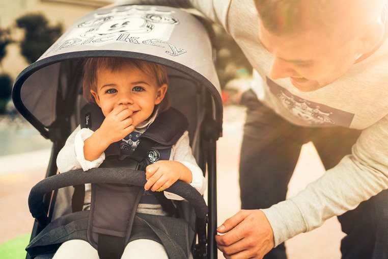 Easywalker, Disney by Easywalker Buggy XS Wózek spacerowy z osłonką przeciwdeszczową Mickey Shield Easywalker, Disney by Easywalker Buggy XS Wózek spacerowy z osłonką przeciwdeszczową Mickey Shield