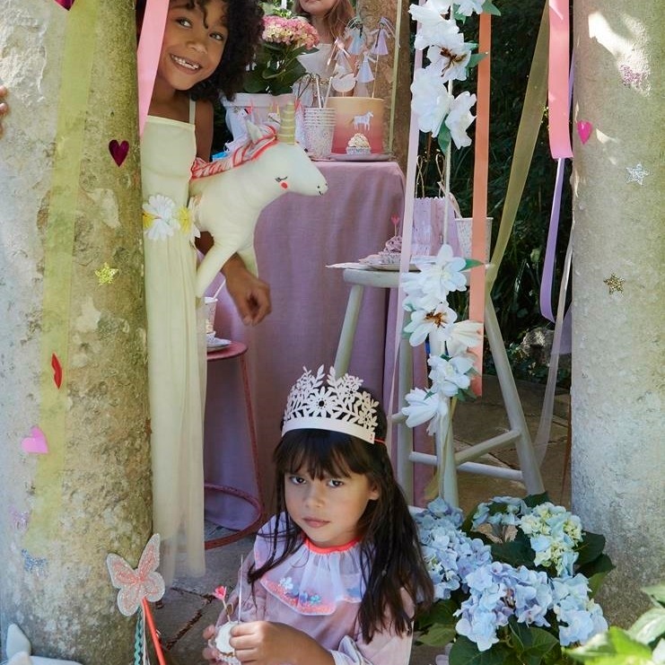 Meri meri, Kołnierz Shaker ruffle