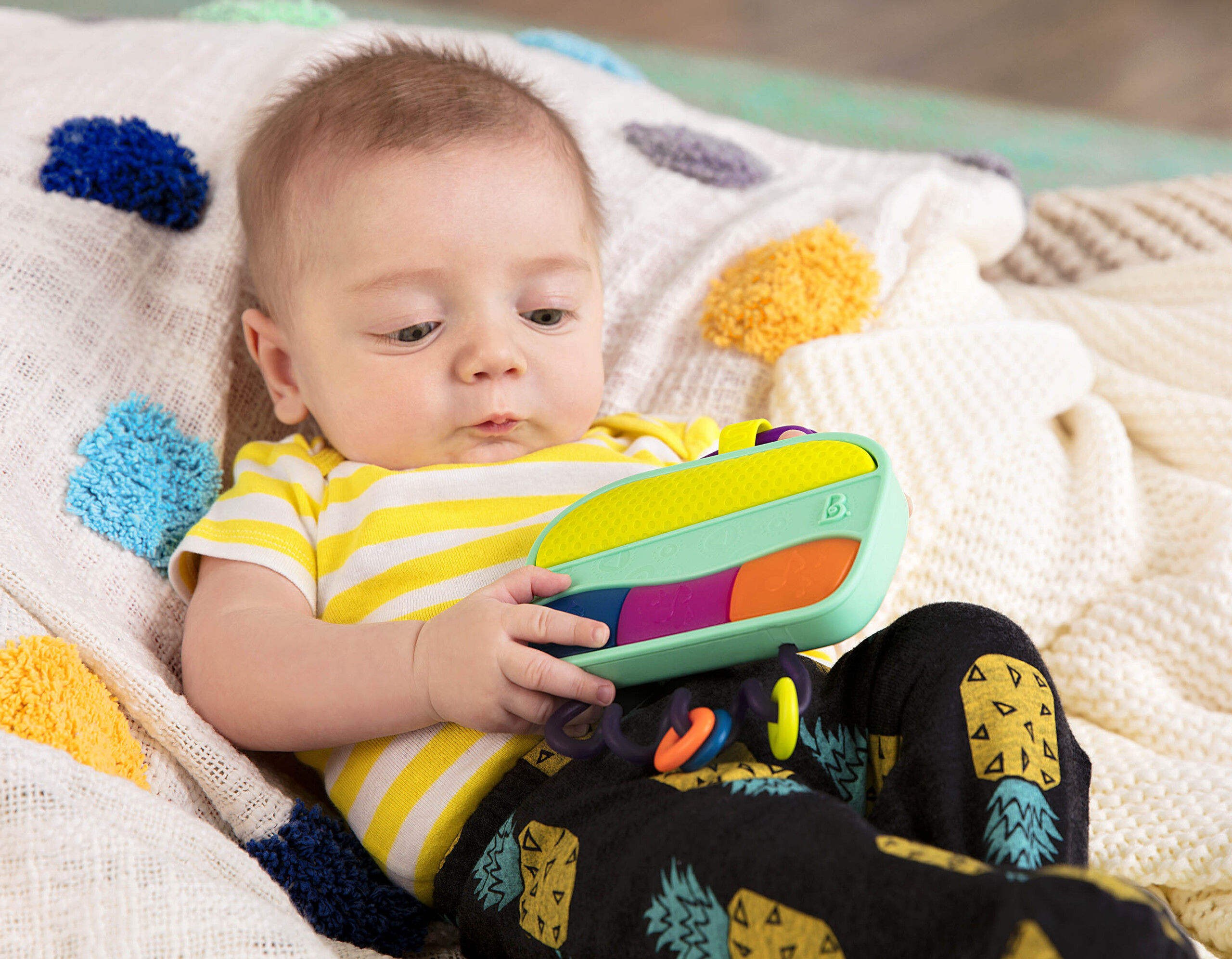 Btoys, Radio dla niemowląt - muzyka i światło Btoys, Radio dla niemowląt - muzyka i światło