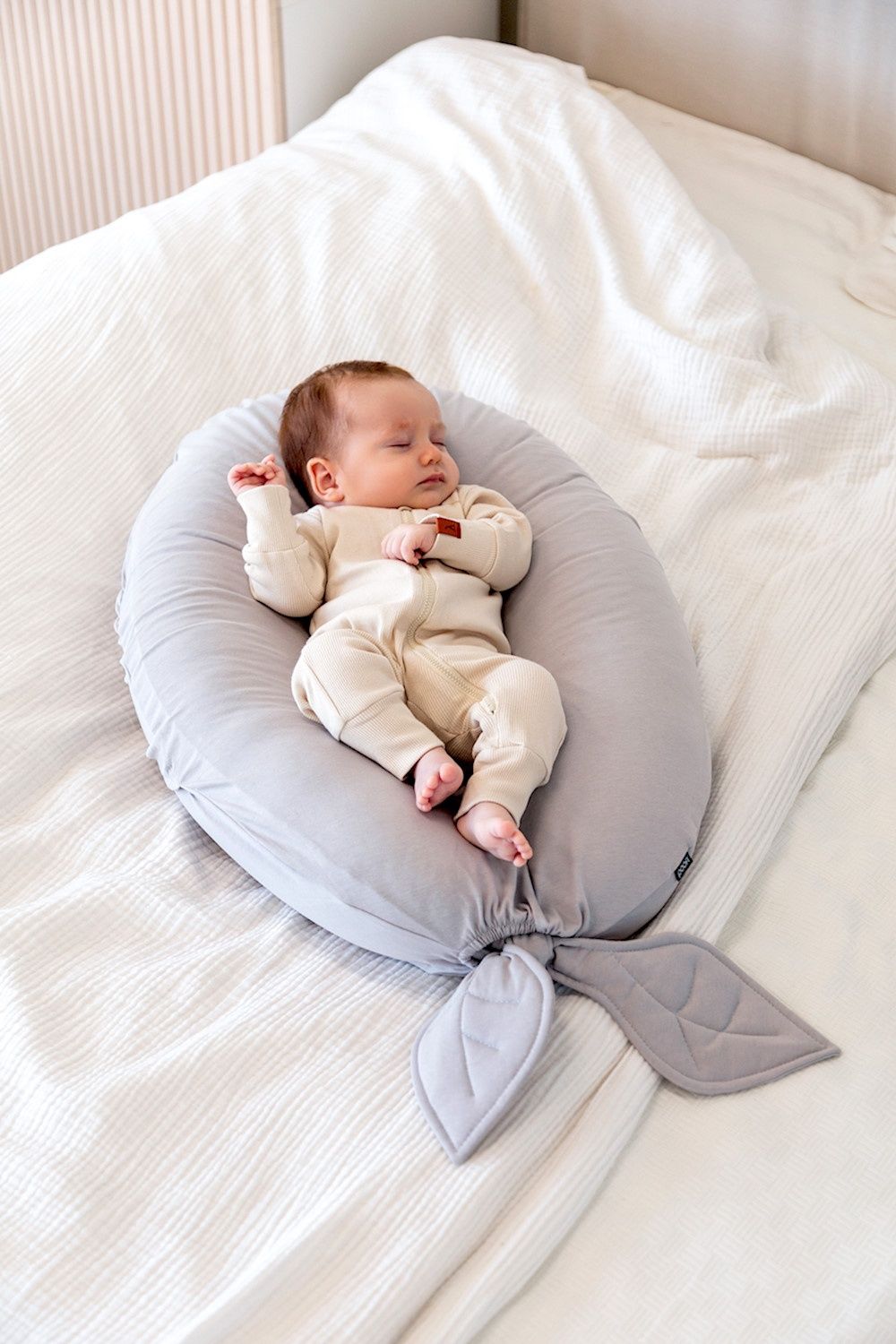 Poofi, Poduszka ciążowa uniwersalna Nest by Poofi kolor: jasny szary