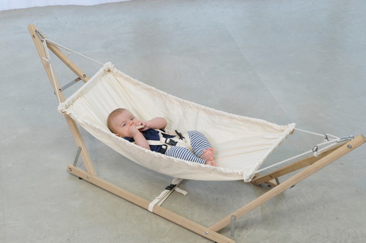 Hamaczek z drewnianym składanym stojakiem Koala