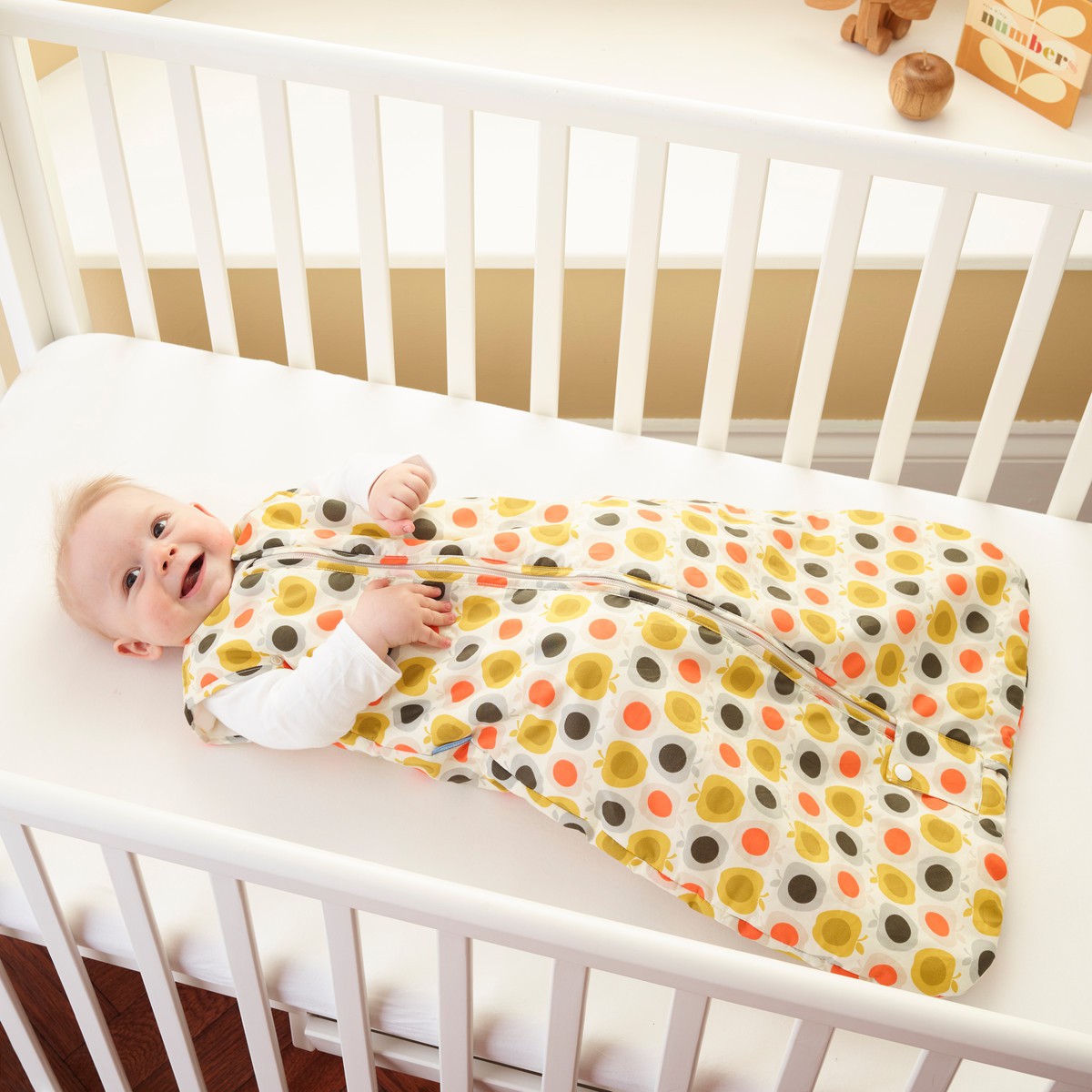 Gro Company, Śpiworek Orla Kiely Apple Travel 2,5 tog, 0-6 m-cy Gro Company, Śpiworek Orla Kiely Apple Travel 2,5 tog, 0-6 m-cy