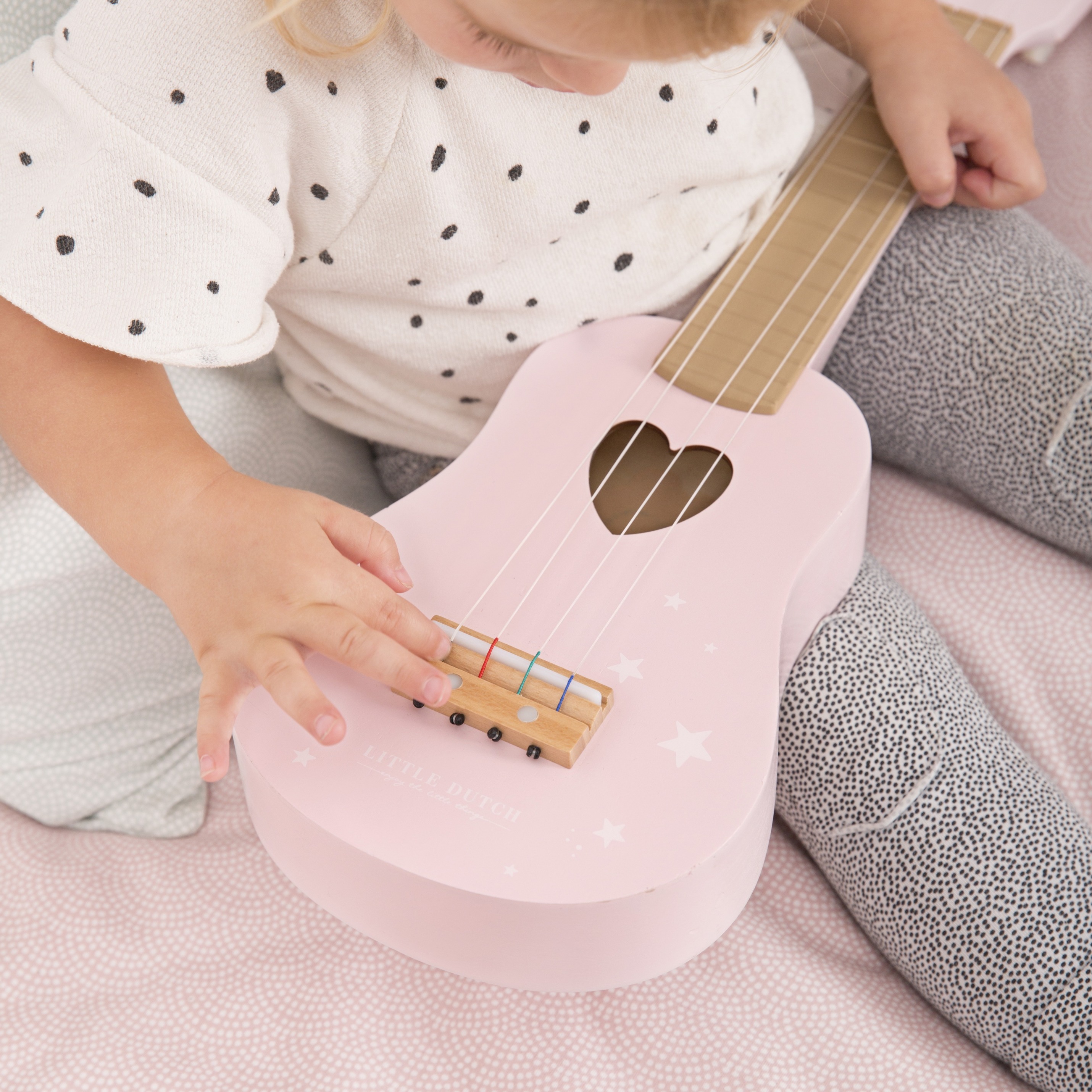 Little Dutch, Gitara Róż