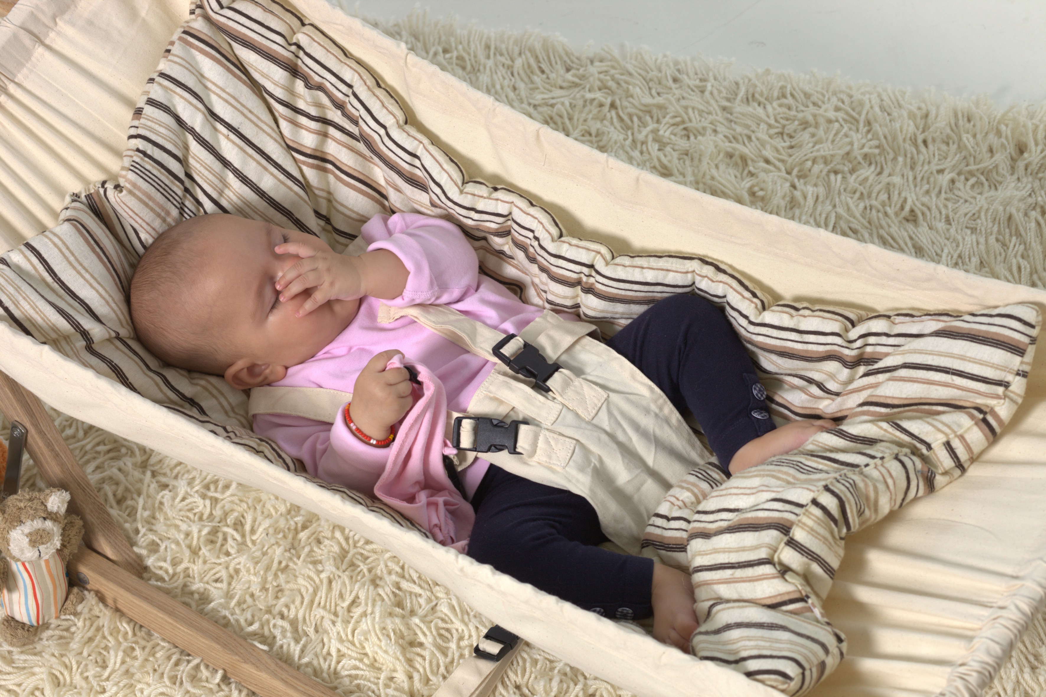 Hamaczek z drewnianym składanym stojakiem Koala