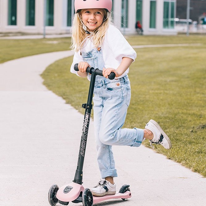 Scootandride, Highwaykick 3 LED Hulajnoga składana ze świecącymi kółkami 3+ Rose Scootandride, Highwaykick 3 LED Hulajnoga składana ze świecącymi kółkami 3+ Rose