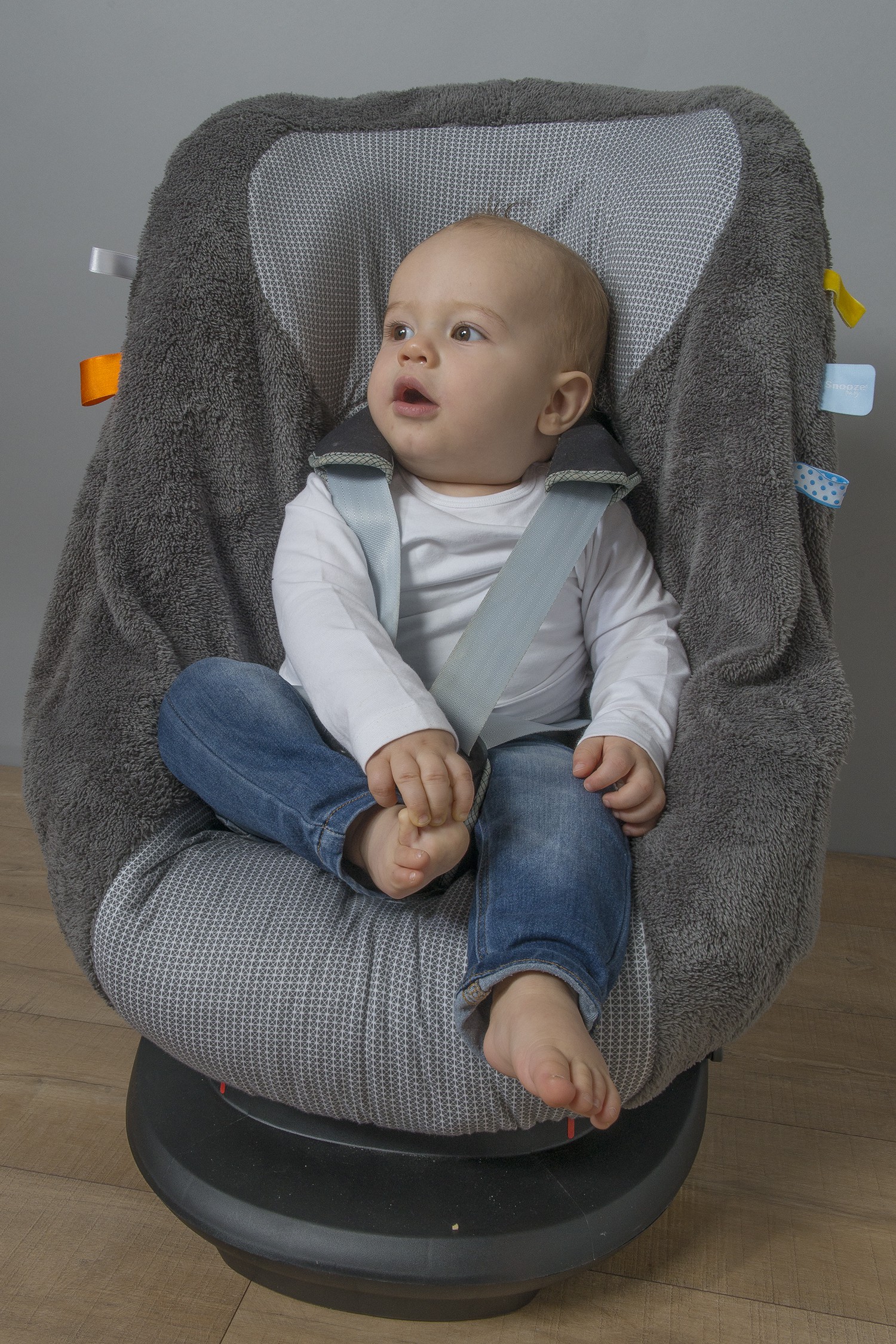 Uniwersalny pokrowiec na fotelik samochodowy 9-18 kg