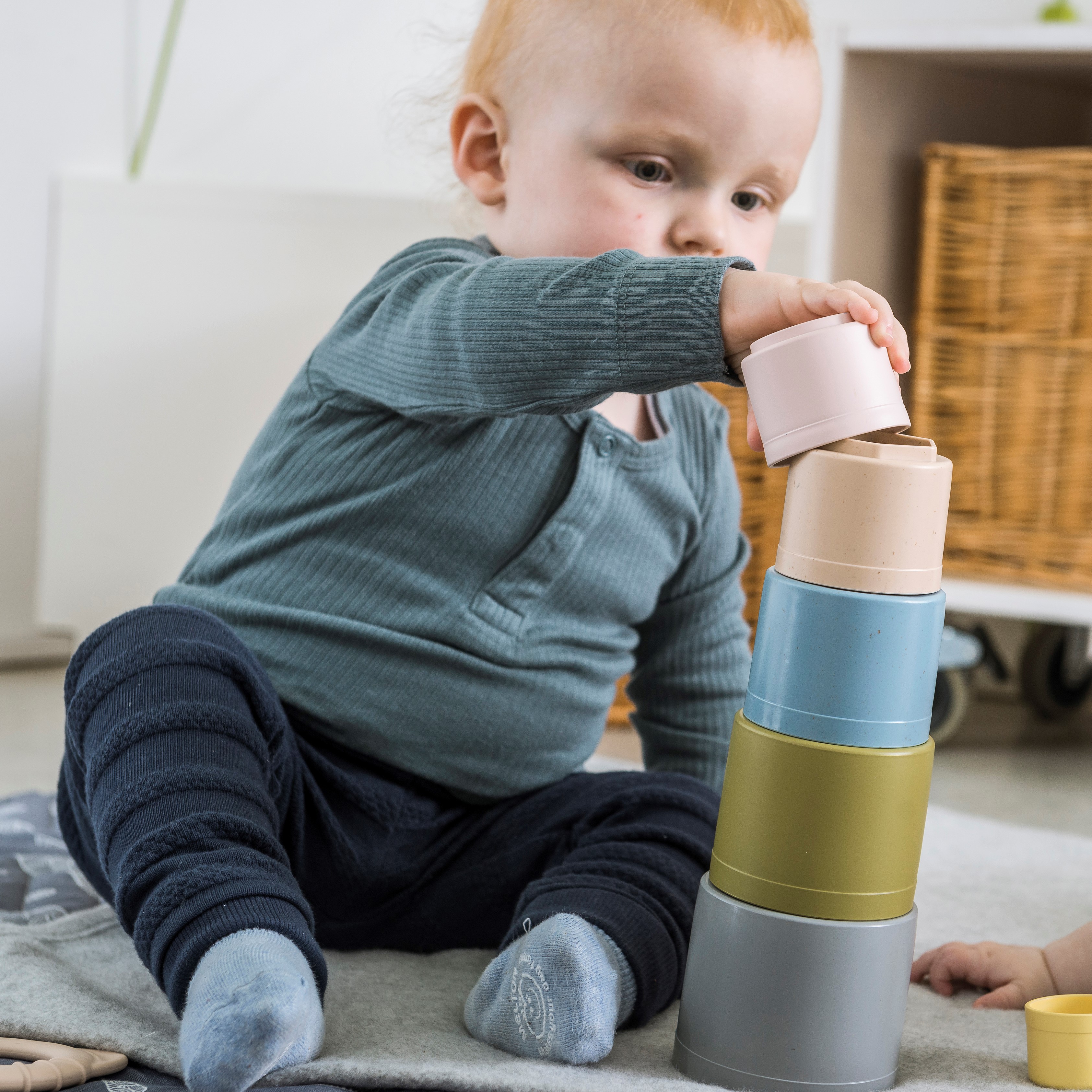 BIO TINY wieża z kubków 6+ m-cy BIO TINY wieża z kubków 6+ m-cy