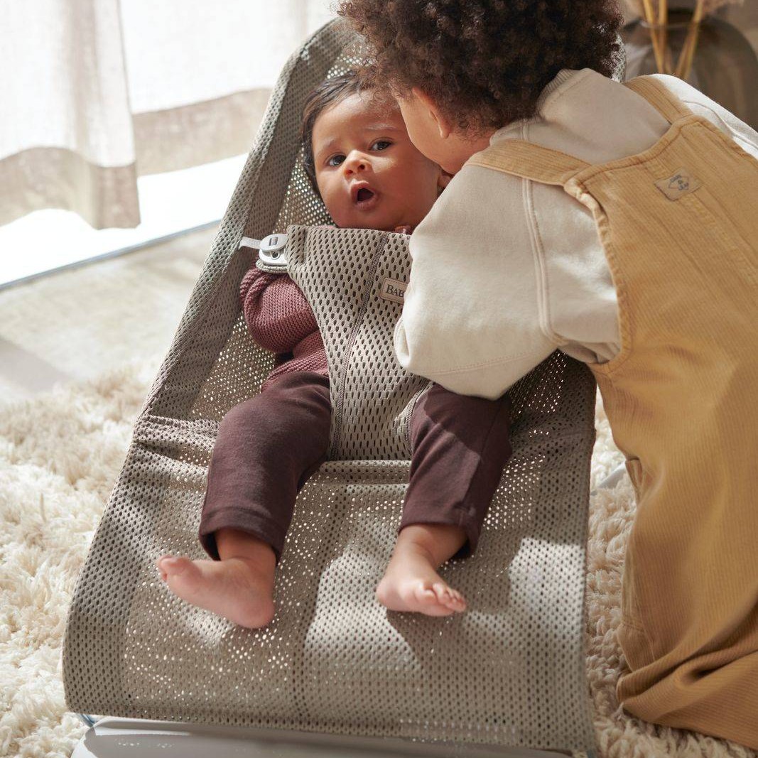 BabyBjorn, leżaczek BLISS MESH - Szary Beż BabyBjorn, leżaczek BLISS MESH - Szary Beż