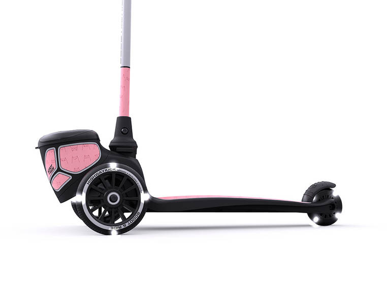 Scootandride, Highwaykick 2 Lifestyle Hulajnoga trójkołowa balansowa ze świecącymi kółkami odblaskową kierownicą Reflective Rose Scootandride, Highwaykick 2 Lifestyle Hulajnoga trójkołowa balansowa ze świecącymi kółkami odblaskową kierownicą Reflective Rose
