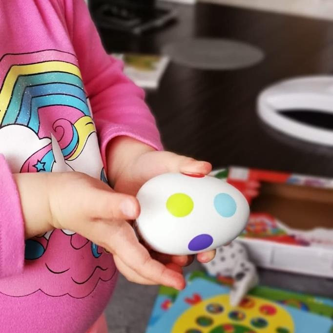 Janod, grzechotka jajko Confetti