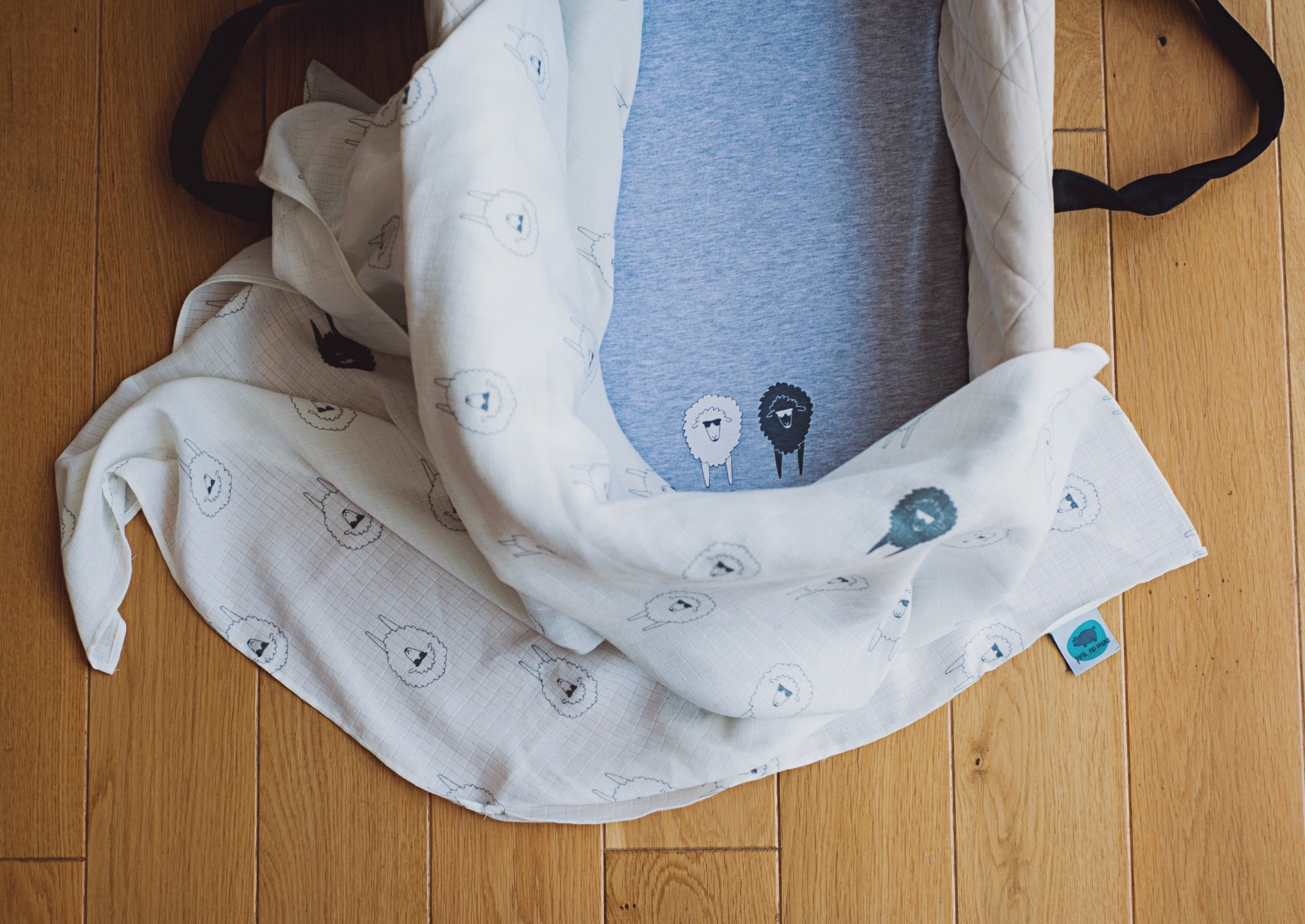 Muślinowa chusta - gangsta owce 120x120cm