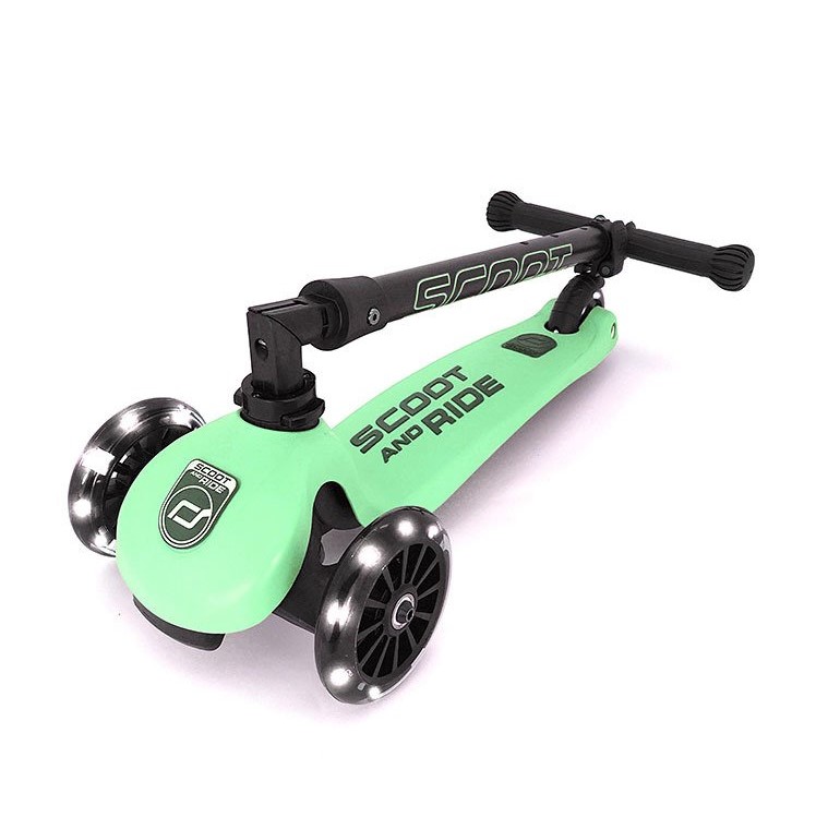 SCOOTANDRIDE Highwaykick 3 LED Hulajnoga składana ze świecącymi kółkami 3+ Kiwi SCOOTANDRIDE Highwaykick 3 LED Hulajnoga składana ze świecącymi kółkami 3+ Kiwi