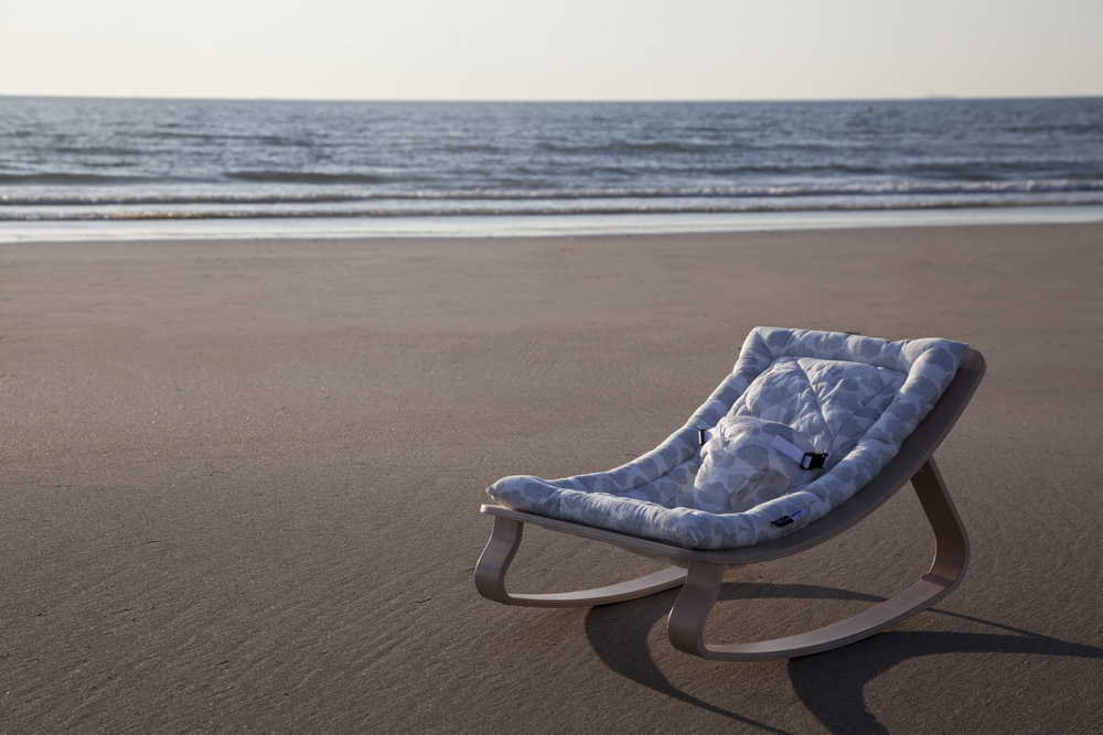 Charlie Crane, Leżaczek Levo buk Moumout Cloud