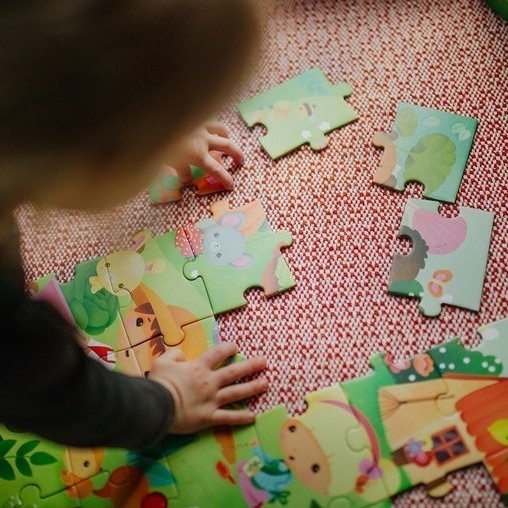 Janod, Puzzle w walizce Ogród 36 elementów 4+ Janod, Puzzle w walizce Ogród 36 elementów 4+