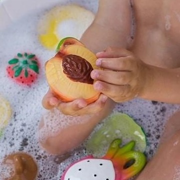 Oli & Carol, Gryzak-zabawka - Brzoskwinia Palm