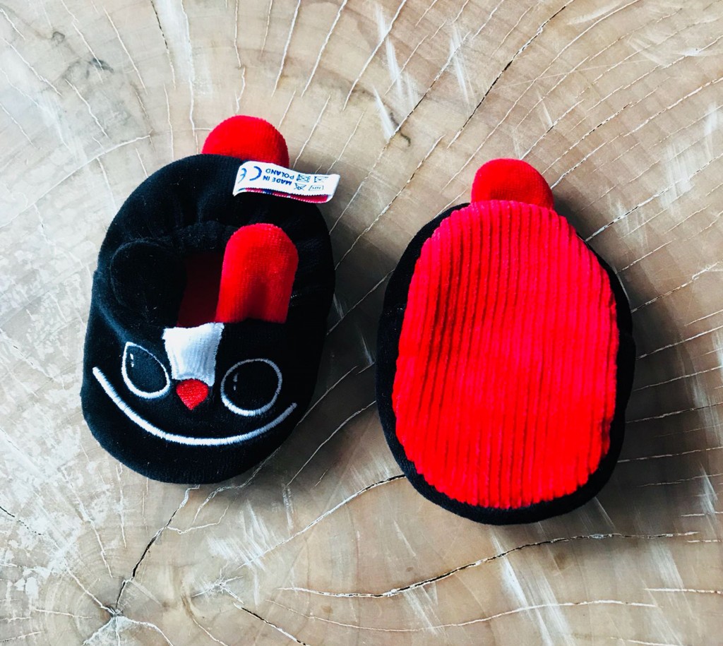 Lullalove , kapciuszki sensoryczne MRB 0-3 miesiąca Lullalove , kapciuszki sensoryczne MRB 0-3 miesiąca