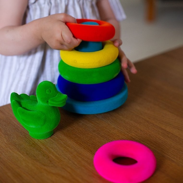 Rubbabu, Układanka edukacyjno-sensoryczna piramida z kaczuszką