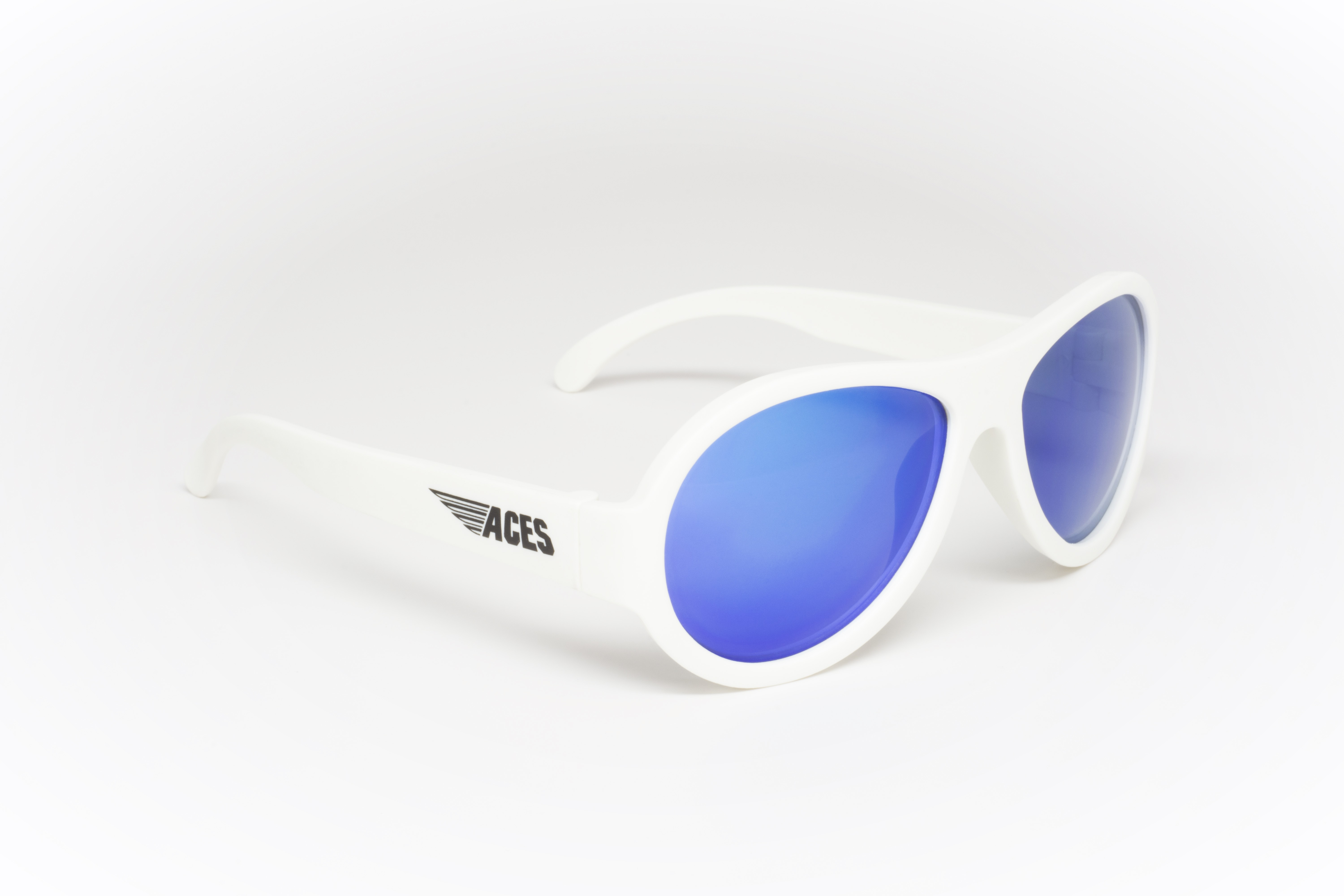 Babiators, Okulary przeciwsłoneczne Aces 7-14 Wicked White / Blue Lens Babiators, Okulary przeciwsłoneczne Aces 7-14 Wicked White / Blue Lens