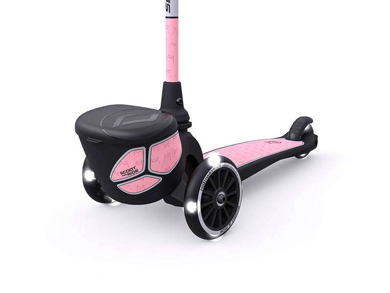 Scootandride, Highwaykick 2 Lifestyle Hulajnoga trójkołowa balansowa ze świecącymi kółkami odblaskową kierownicą Reflective Rose Scootandride, Highwaykick 2 Lifestyle Hulajnoga trójkołowa balansowa ze świecącymi kółkami odblaskową kierownicą Reflective Rose