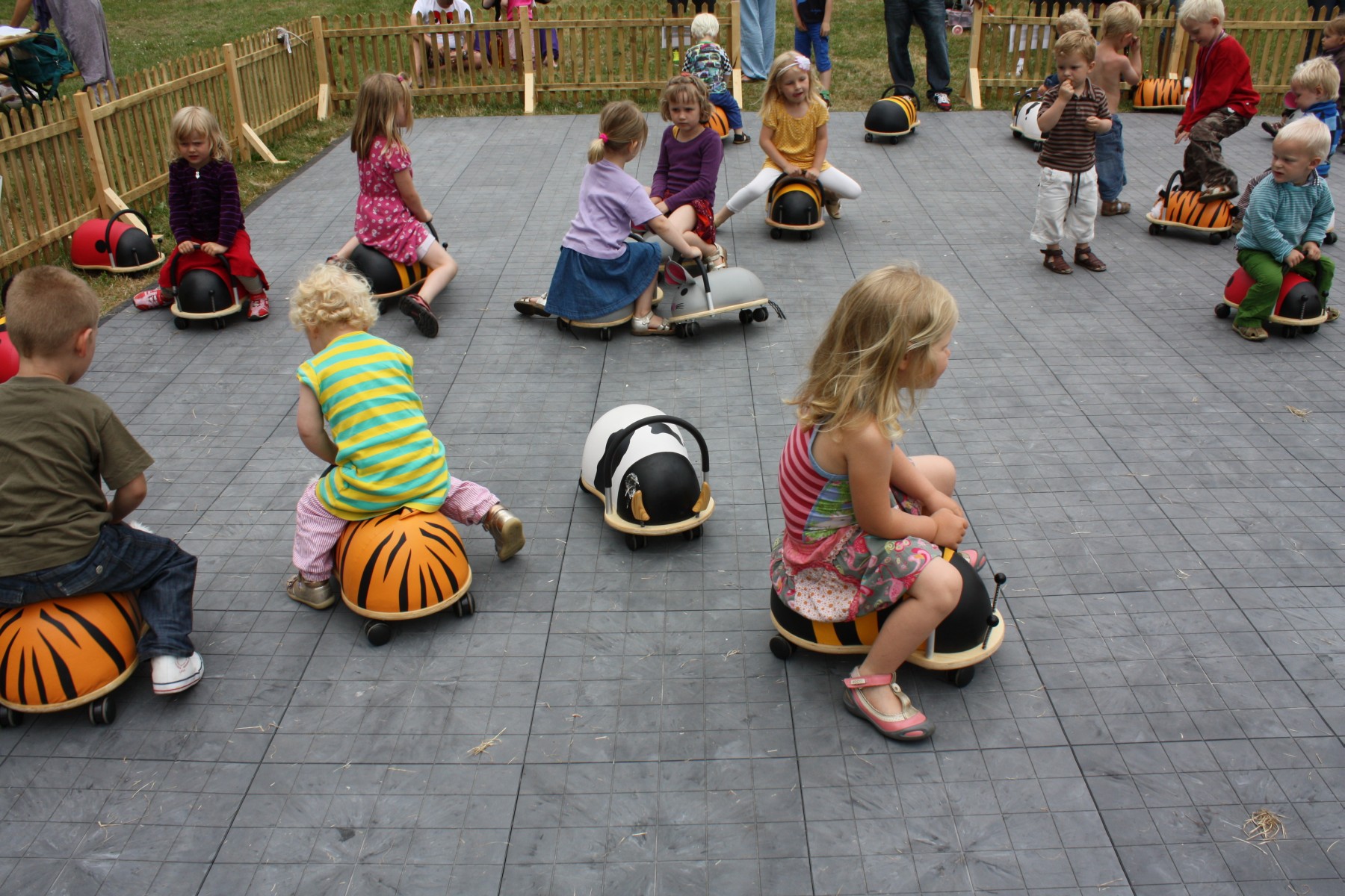 Jeździk Pszczoła wersja mała Jeździk Pszczoła wersja mała