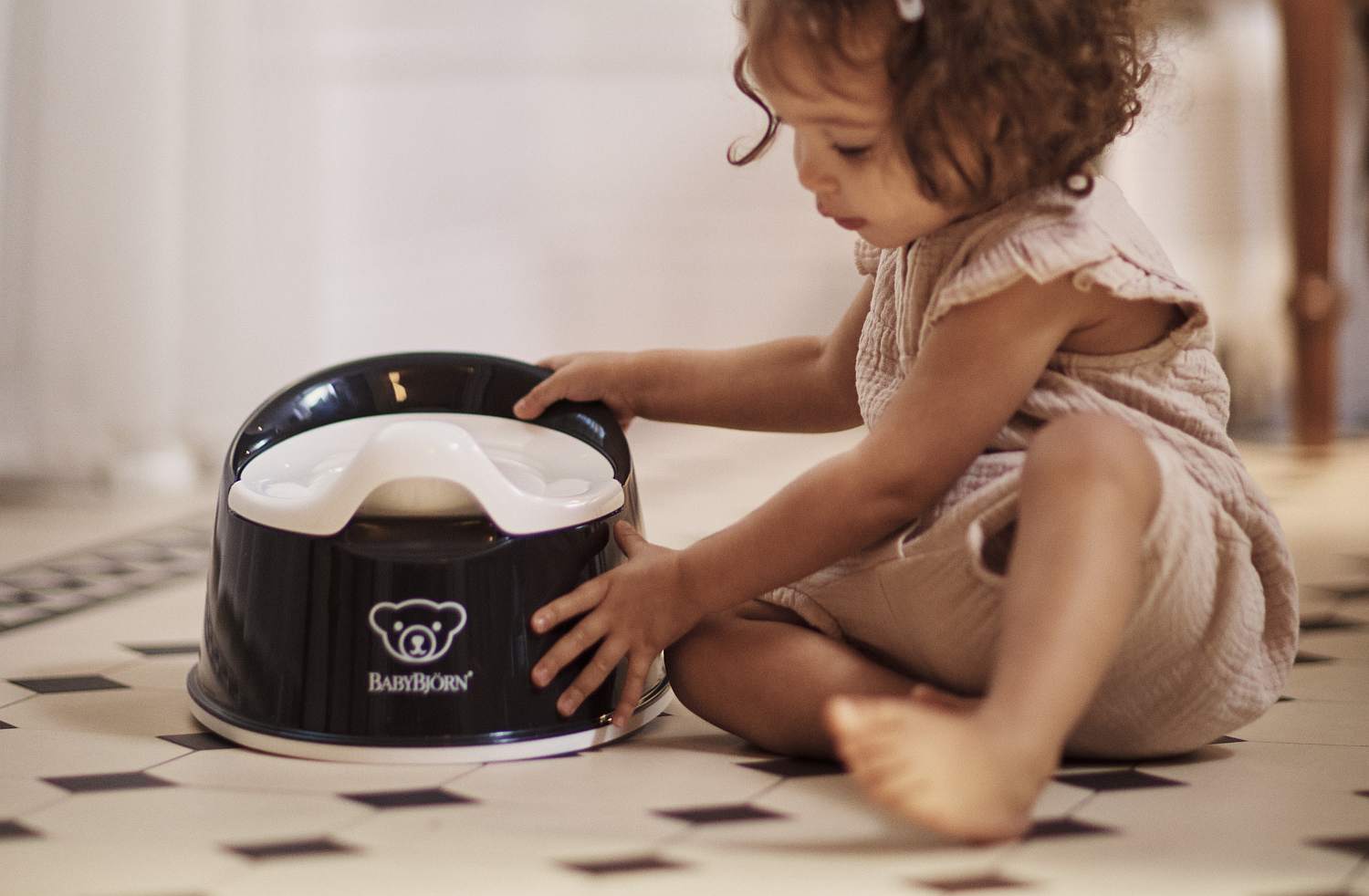 Babybjorn, Nocnik Smart Czarny Babybjorn, Nocnik Smart Czarny
