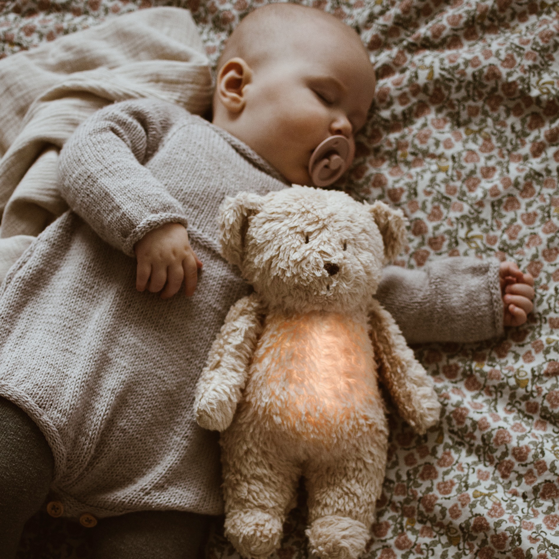 Moonie, Szumiący miś organic z lampką - Mustard