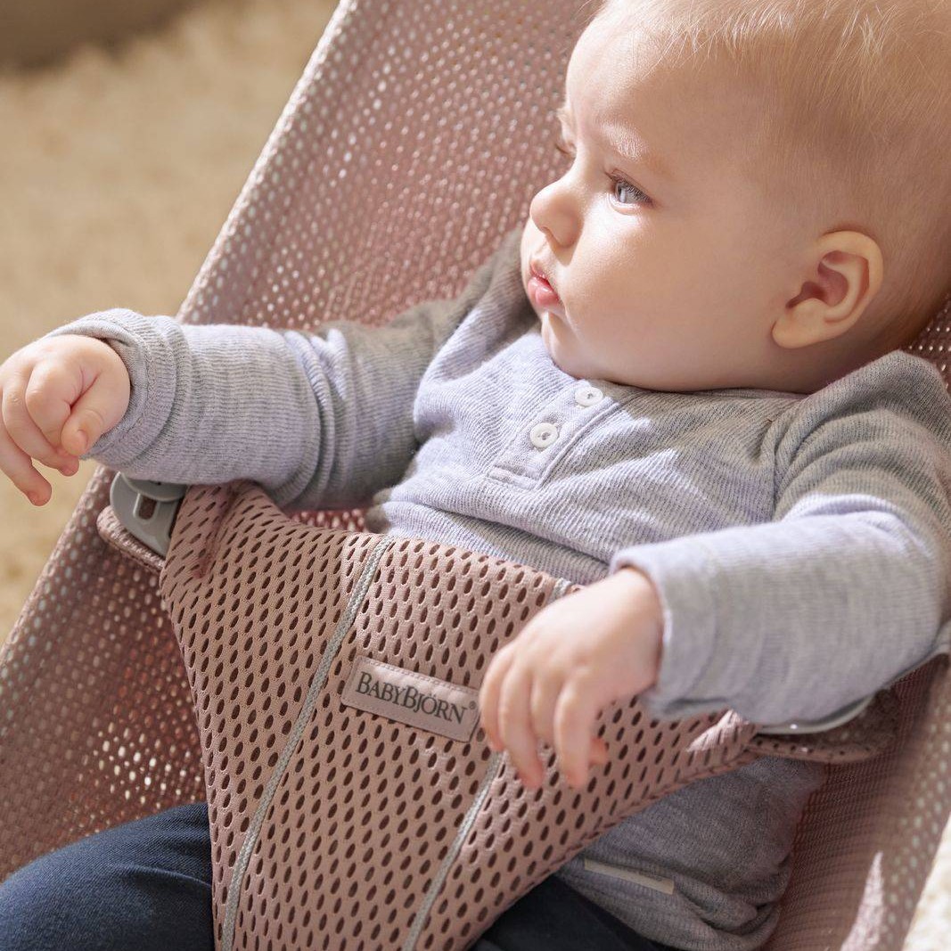 BabyBjorn, leżaczek bliss mesh Ciemny róż BabyBjorn, leżaczek bliss mesh Ciemny róż