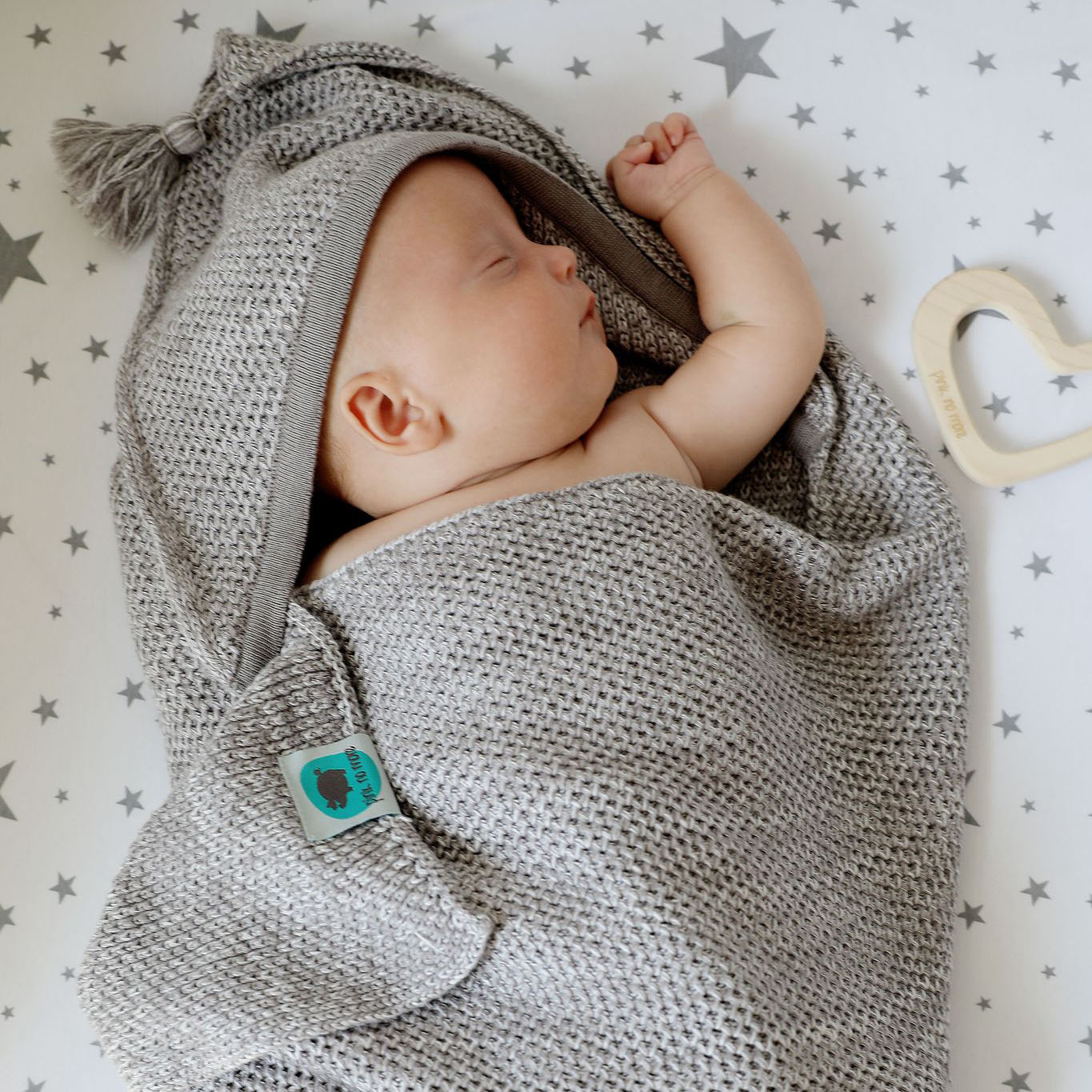 Pink no more, prześcieradło z gumką do łóżeczka 60x120 Gwiazdy