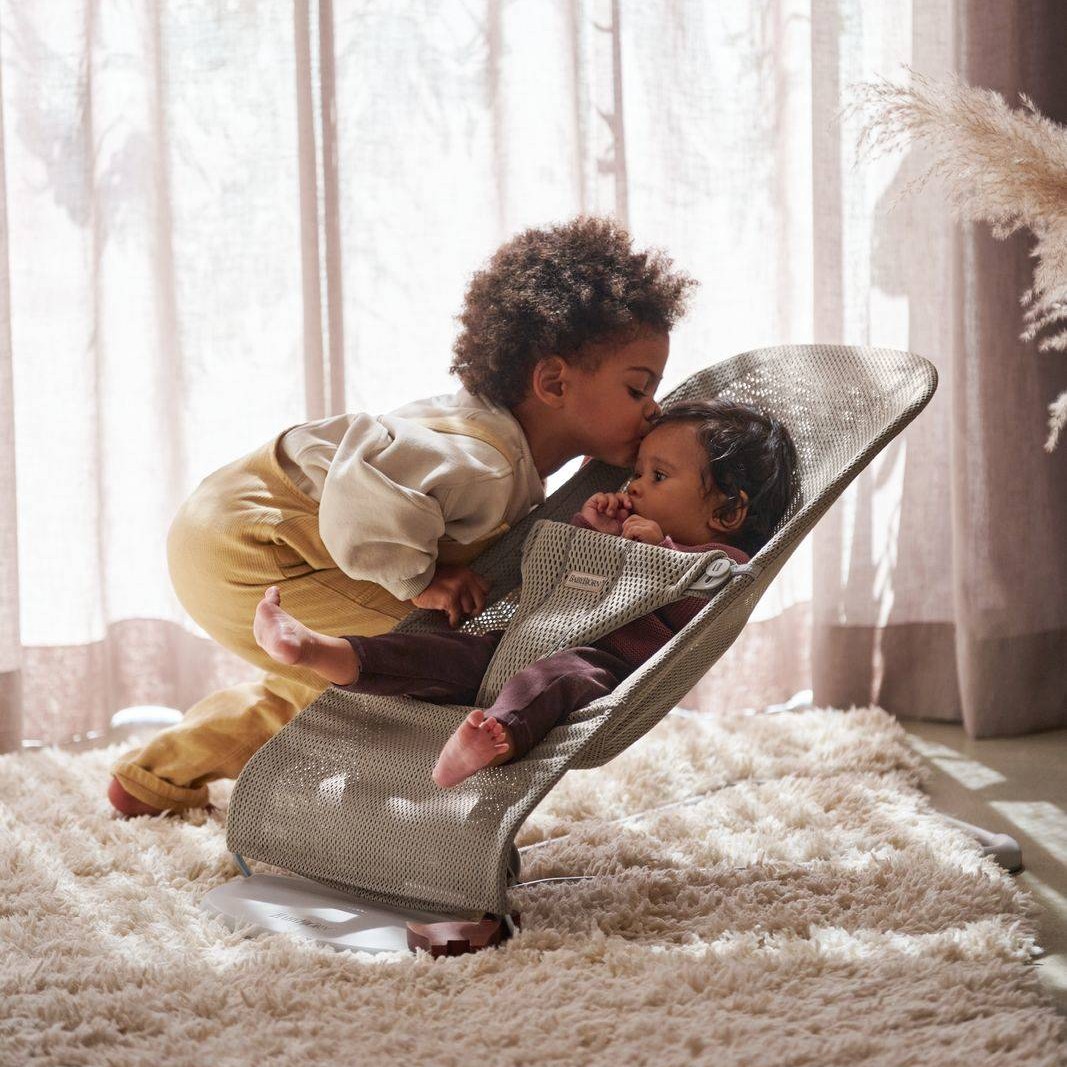 BabyBjorn, leżaczek BLISS MESH - Szary Beż BabyBjorn, leżaczek BLISS MESH - Szary Beż