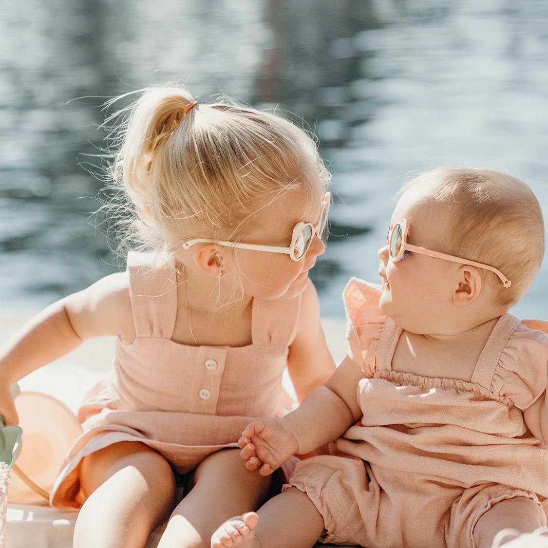 Ki ET LA, Okulary przeciwsłoneczne OURS'ON 2-4 lata Peach Ki ET LA, Okulary przeciwsłoneczne OURS'ON 2-4 lata Peach
