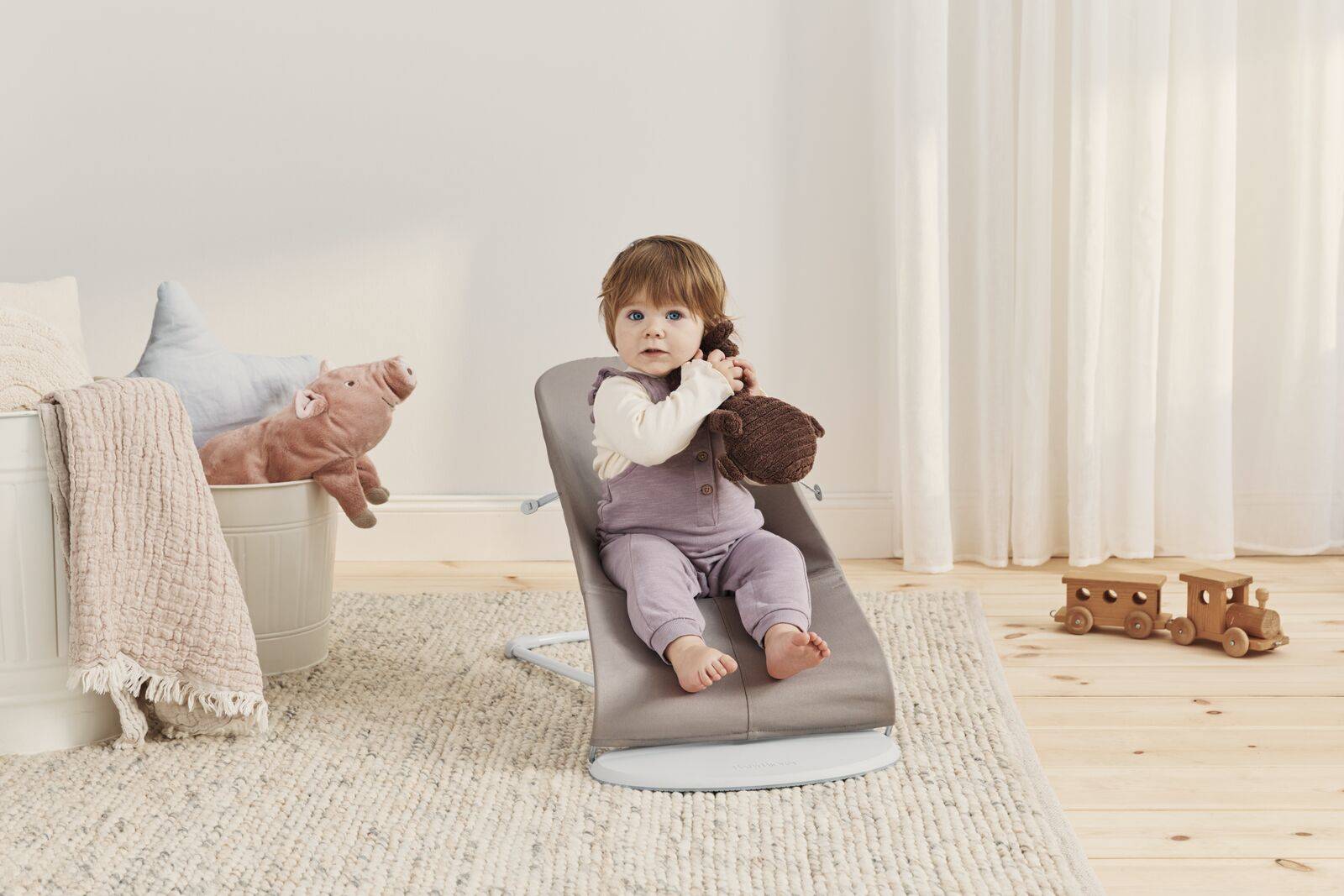 Babybjorn, Leżaczek Bliss Cotton, Petal Quilt, Piaskowy Szary Babybjorn, Leżaczek Bliss Cotton, Petal Quilt, Piaskowy Szary