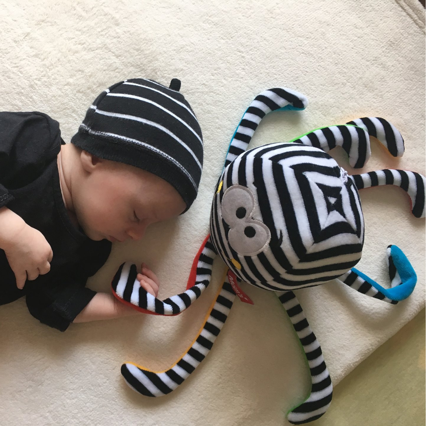 Mom's Care, Ośmiornica z odgłosami prenatalnymi czerwona Mom's Care, Ośmiornica z odgłosami prenatalnymi czerwona