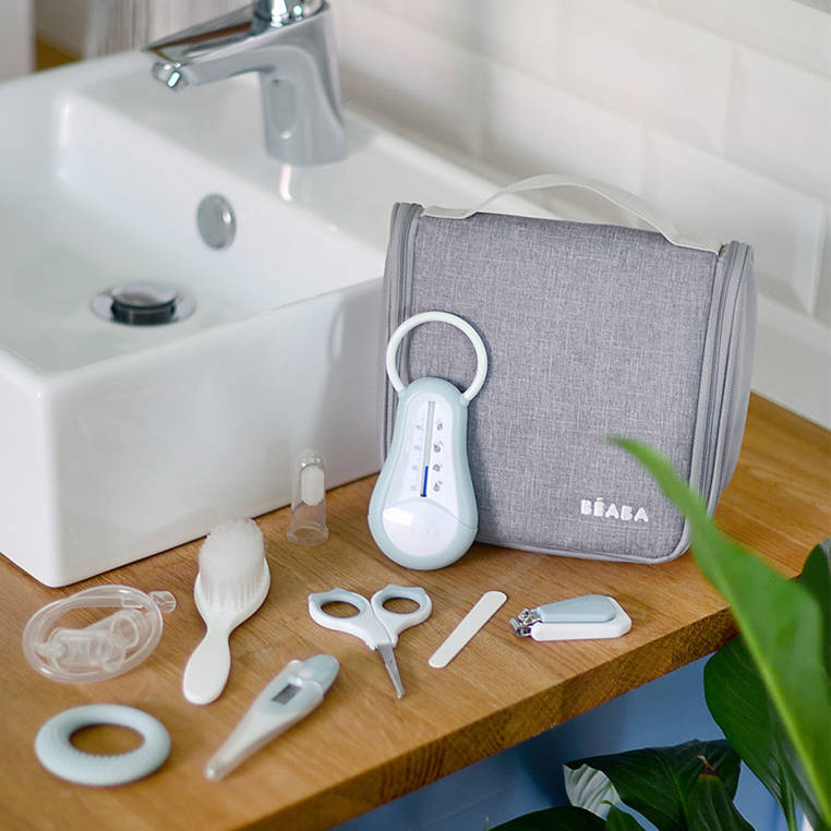Beaba, Kosmetyczka z 9 akcesoriami do pielęgnacji niemowląt green blue