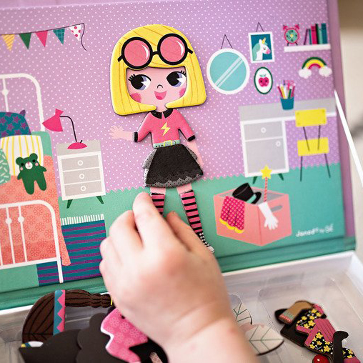 Janod, Magnetyczna układanka Kostiumy Dziewczynka Magnetibook kolekcja 2018