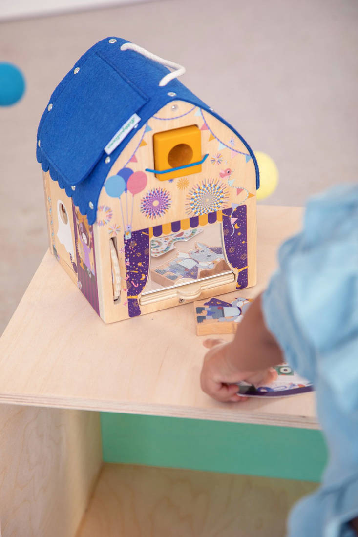 Lilliputiens, Drewniany Domek iluzjonisty 