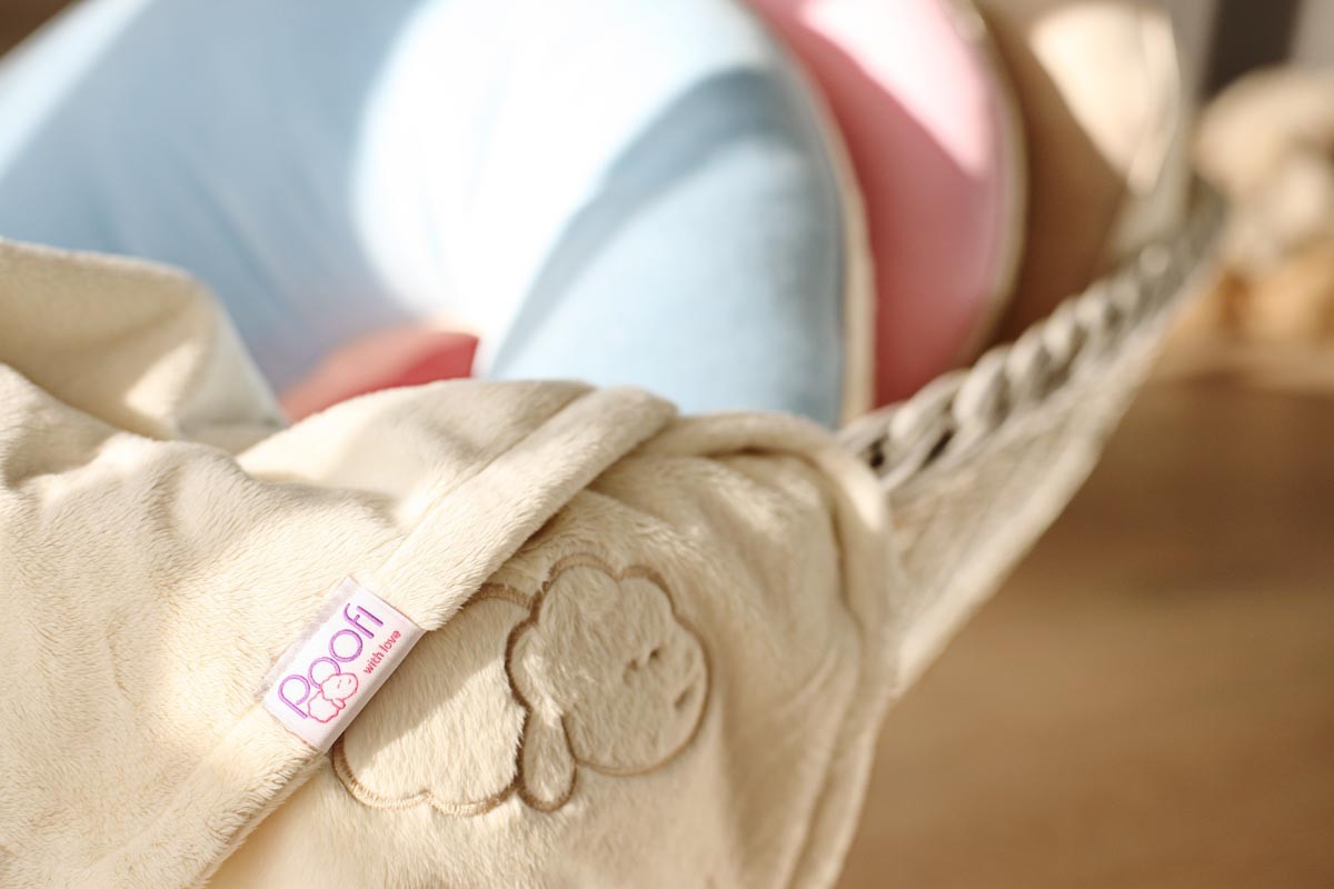 Poofi, mały mięsisty kocyk ecru