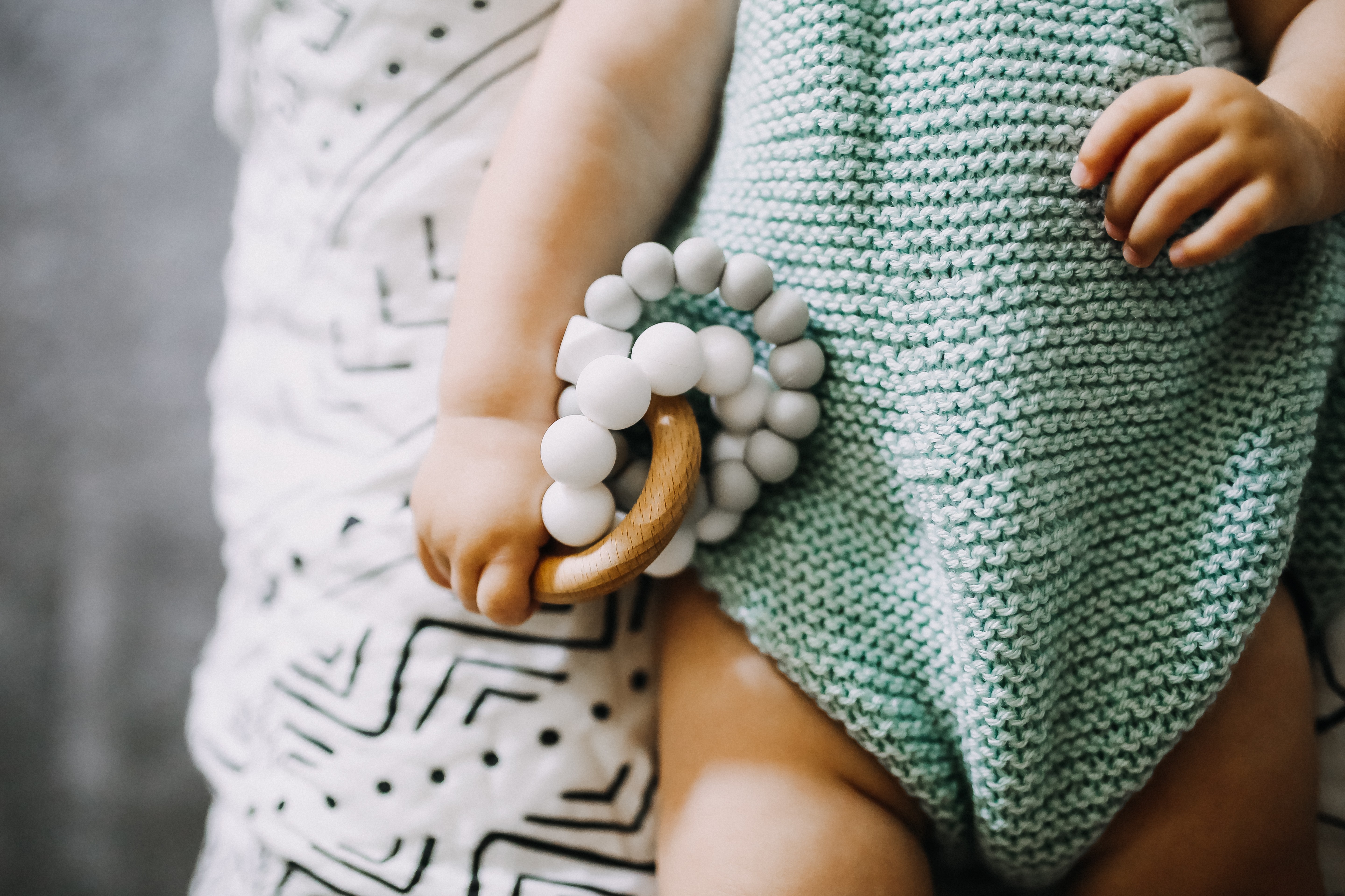 LouLou Lollipop, Gryzak silikonowo-drewniany - Bubble Robin's Egg Blue