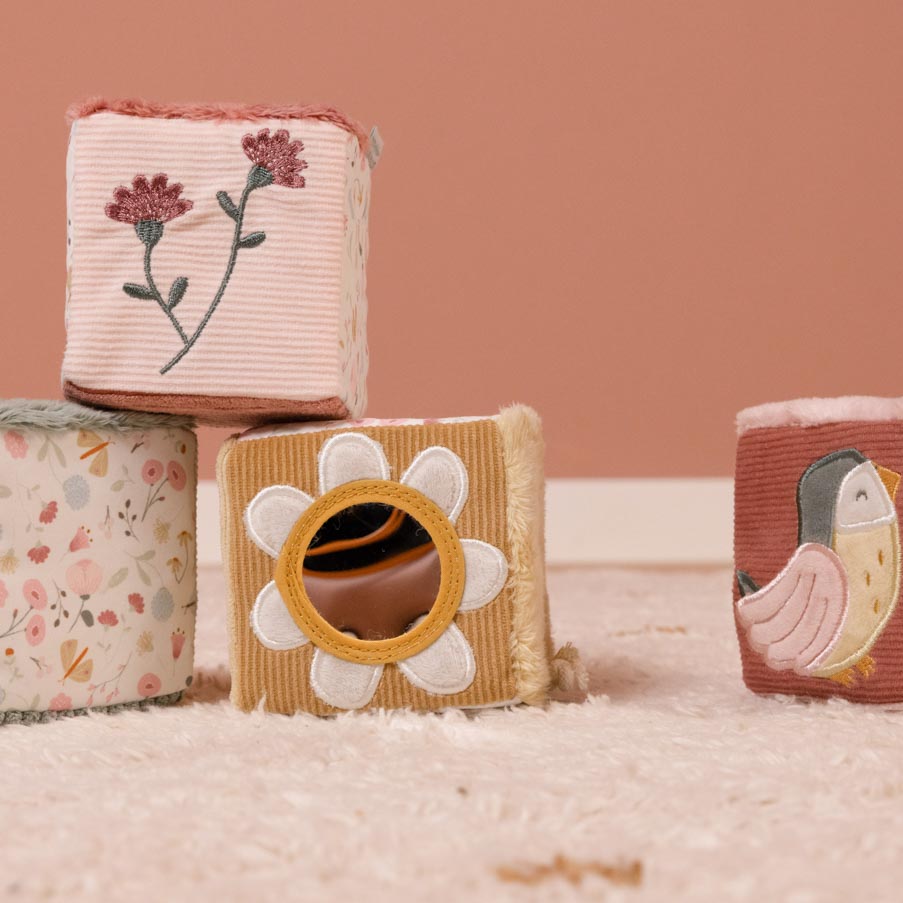 Little Dutch, 4 Miękkie kostki aktywizujące Flowers & Butterflies
