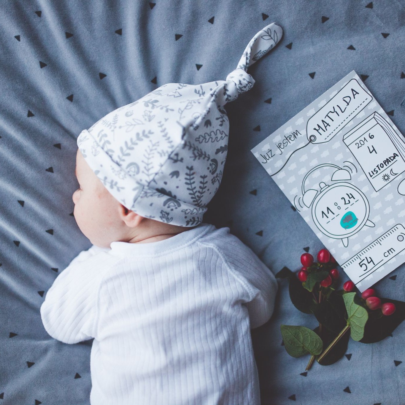 Pink no more, Czapki HEARTS & WHITE Pink no more, Czapki HEARTS & WHITE