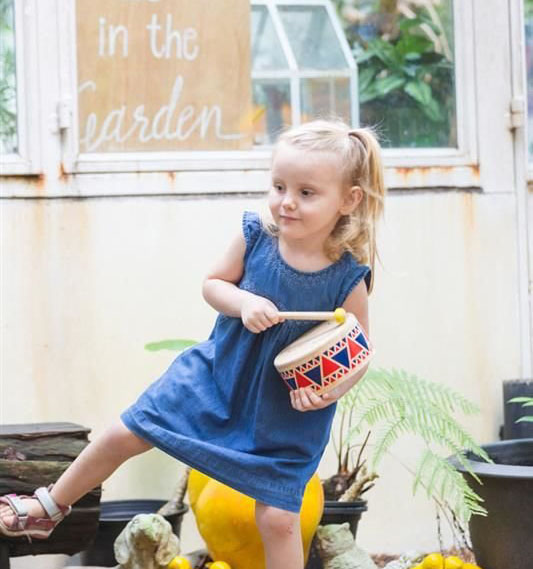 Bębenek drewniany, Plan Toys