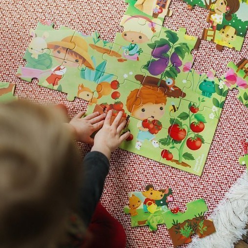 Janod, Puzzle w walizce Ogród 36 elementów 4+ Janod, Puzzle w walizce Ogród 36 elementów 4+