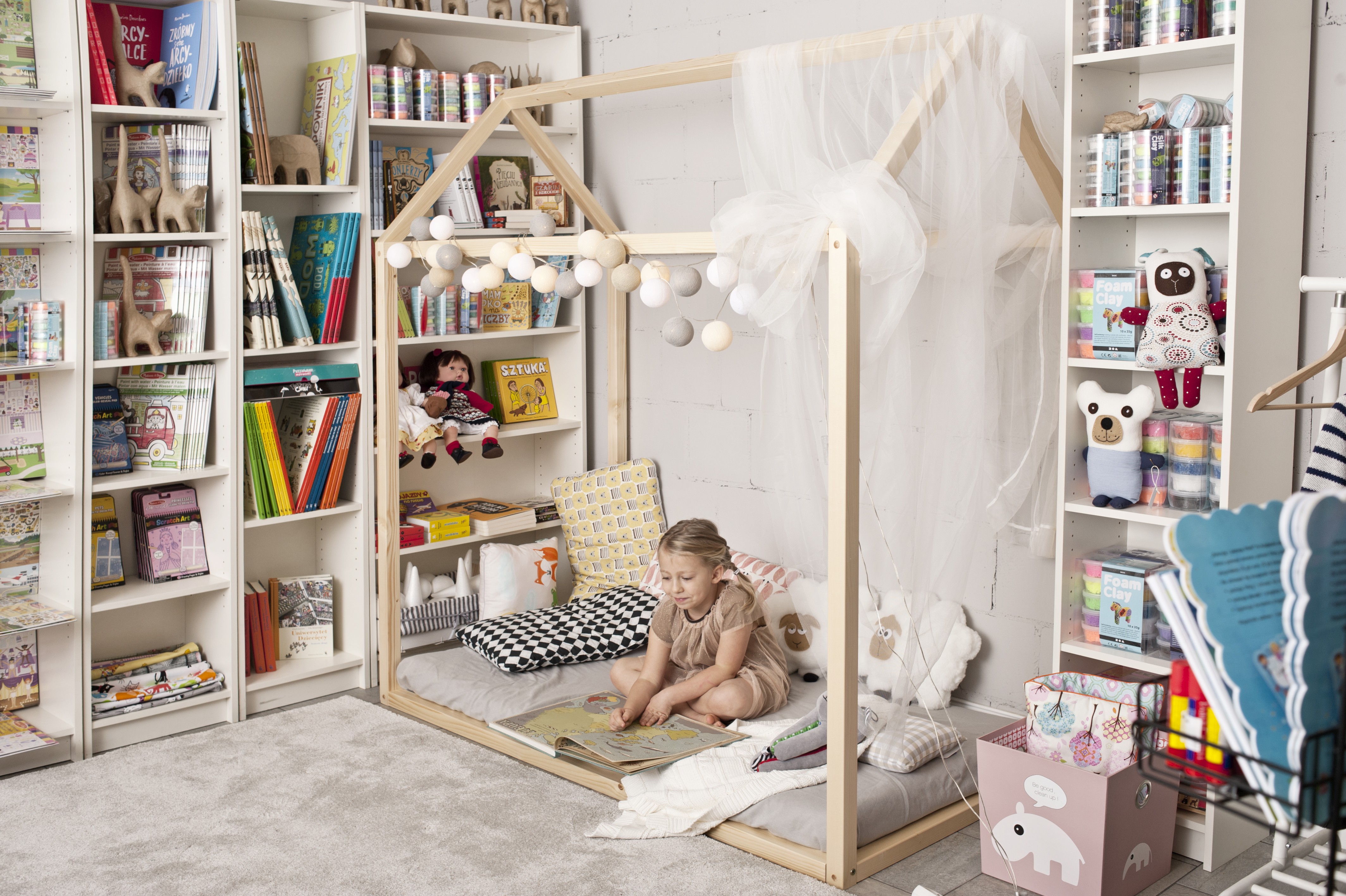 Moon - łóżeczko Domek White Moon - łóżeczko Domek White