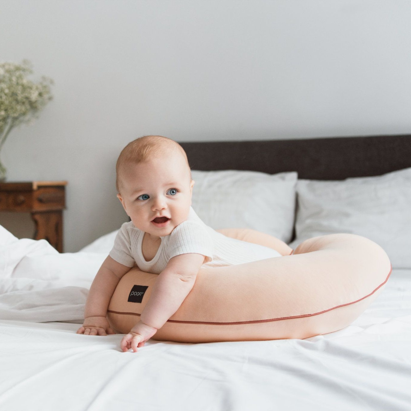 Poofi, Poduszka do karmienia Organic - morela Poofi, Poduszka do karmienia Organic - morela