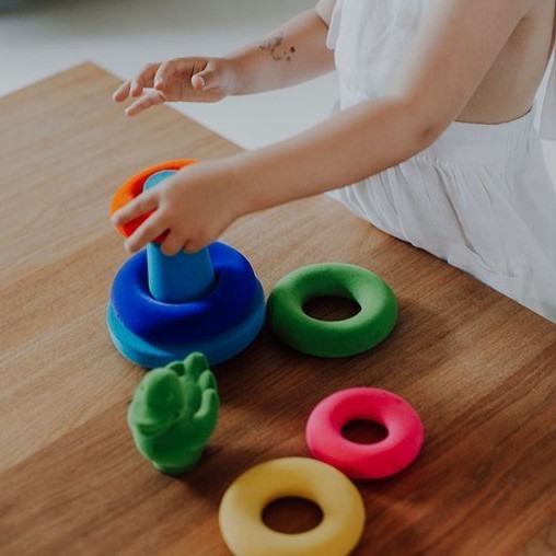 Rubbabu, Układanka edukacyjno-sensoryczna piramida z kaczuszką