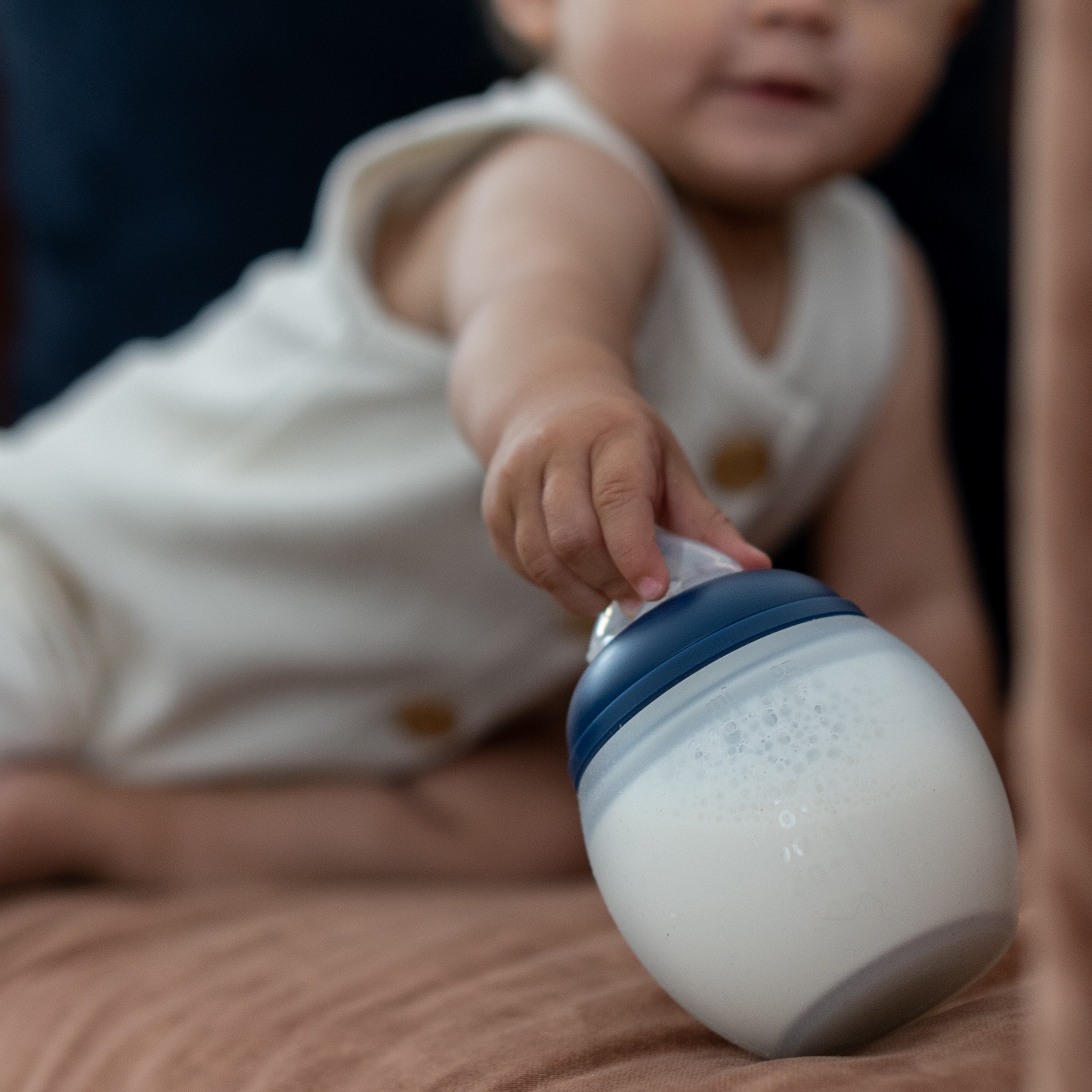 Elhee, Miękka butelka antykolkowa 240ml - Night