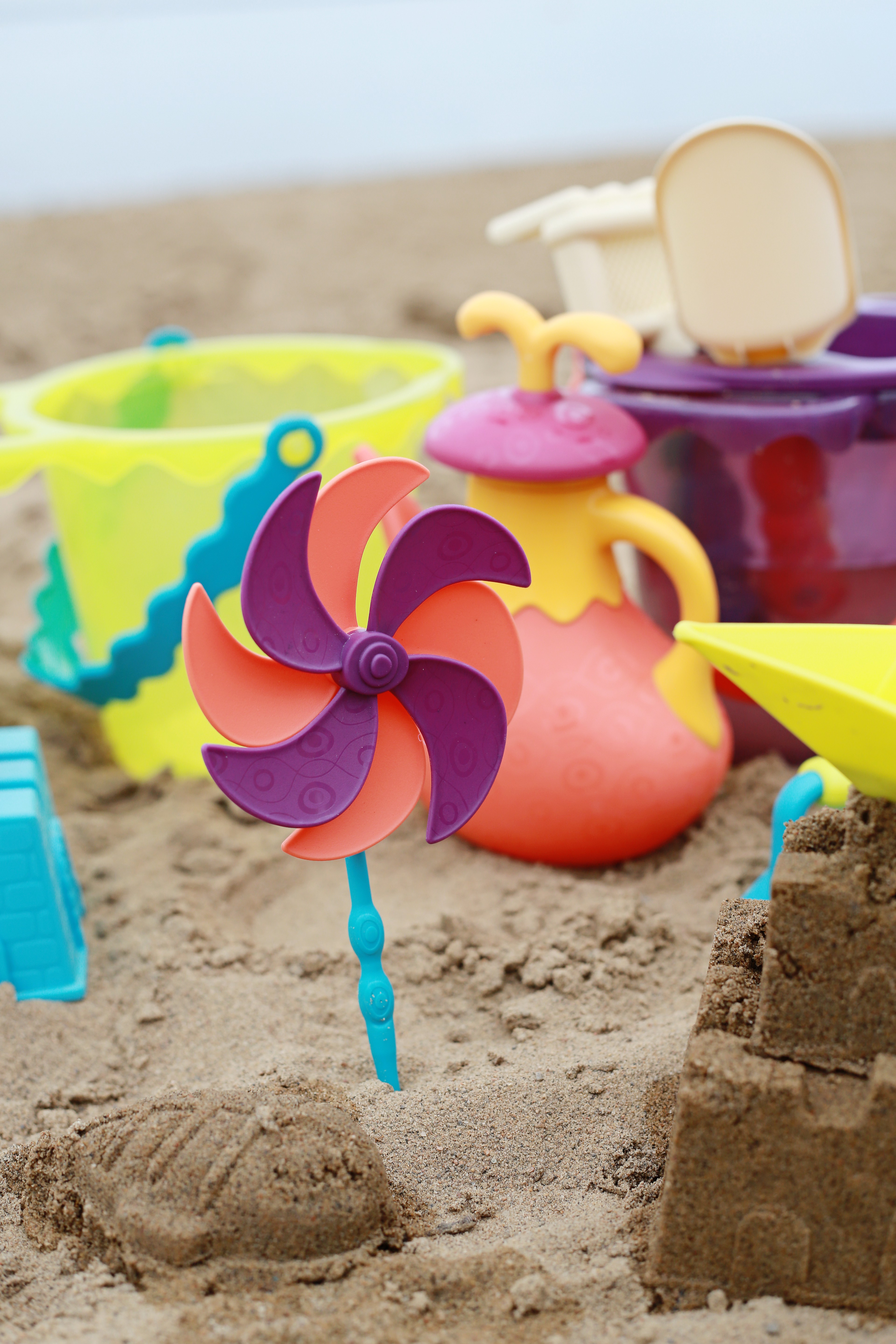 Btoys, wiaderko średnie z akcesoriami do piasku – niebieskie Btoys, wiaderko średnie z akcesoriami do piasku – niebieskie
