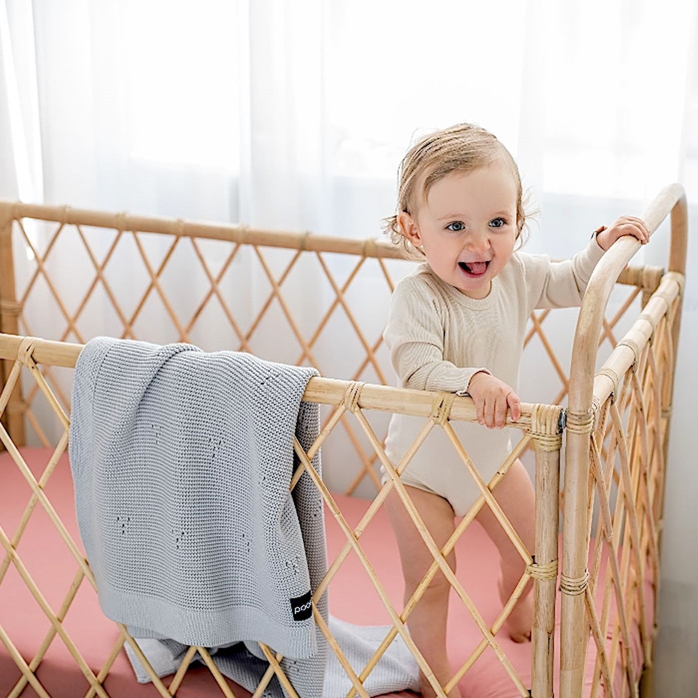 Poofi, Prześcieradło do łóżeczka 70x140cm  lawenda