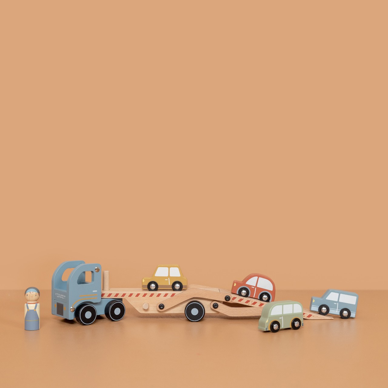 Little Dutch, Laweta z autami